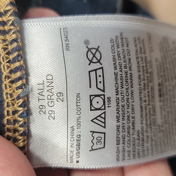 GAP Size 29T Medium Dark Wash "Slim Shorts" Blue Jean Shorts, EUC - Picture 10 of 10